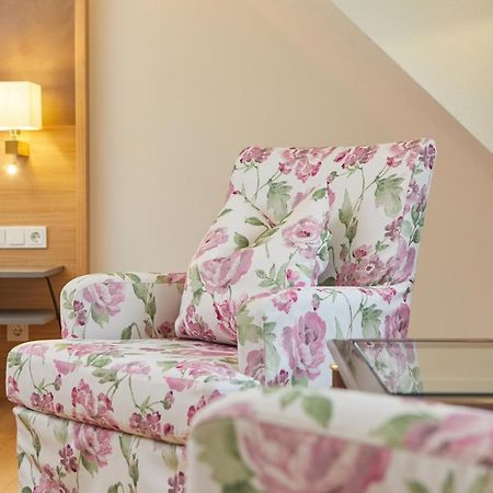 Landgasthof Hotel Hess Нойенштайн Экстерьер фото