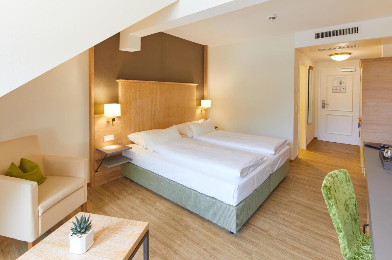 Landgasthof Hotel Hess Нойенштайн Экстерьер фото