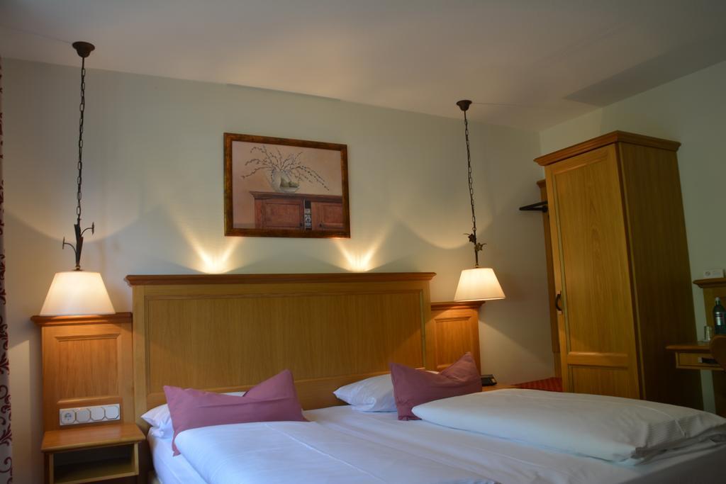 Landgasthof Hotel Hess Нойенштайн Экстерьер фото