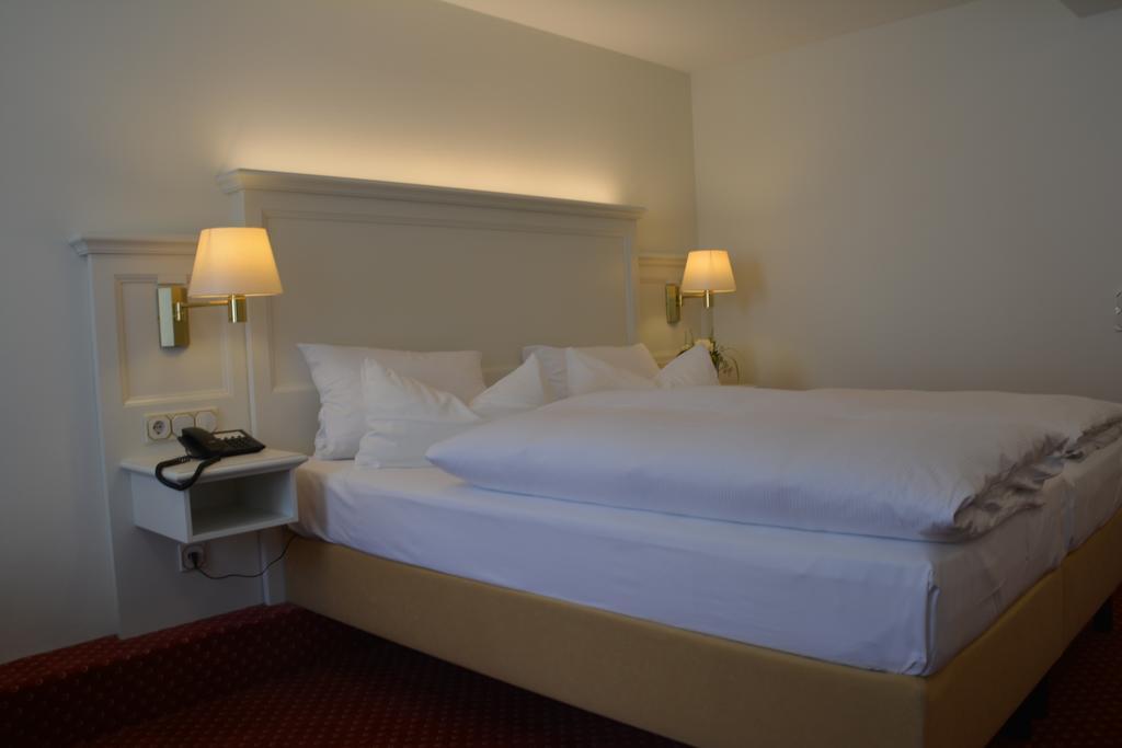 Landgasthof Hotel Hess Нойенштайн Экстерьер фото