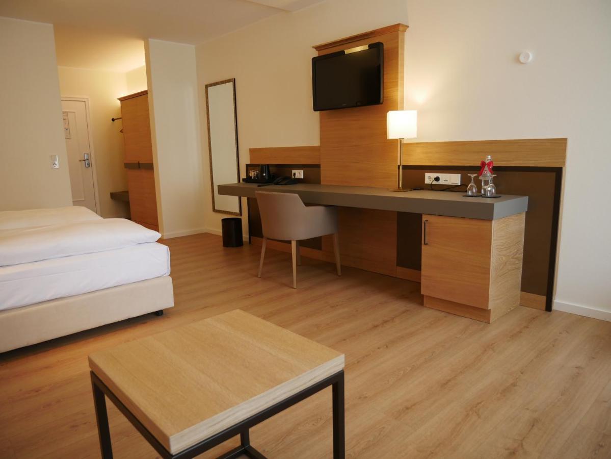 Landgasthof Hotel Hess Нойенштайн Экстерьер фото