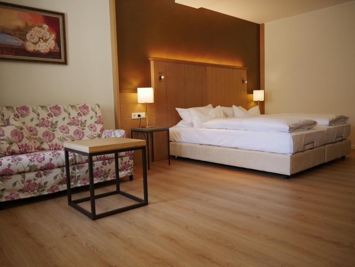 Landgasthof Hotel Hess Нойенштайн Экстерьер фото